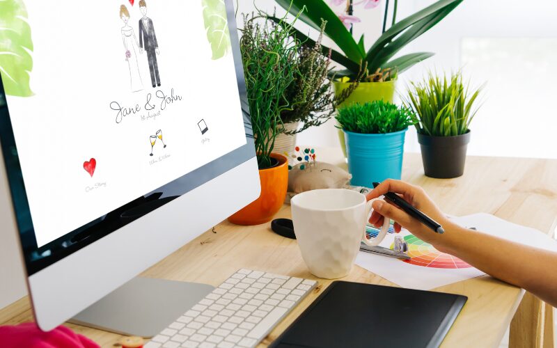 デザインする女性